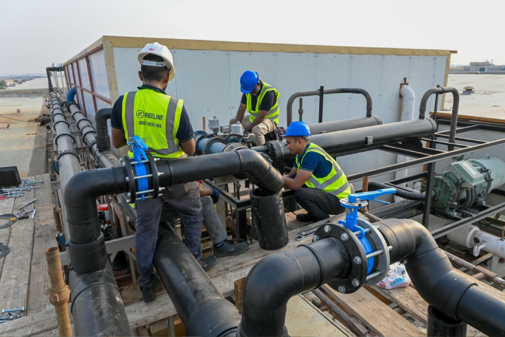 نصب و تعمیر لوله‌های HDPE در یک پروژه ساخت‌وساز