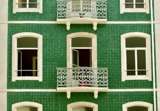 بررسی بازسازی پایدار و دوستدار محیط زیست