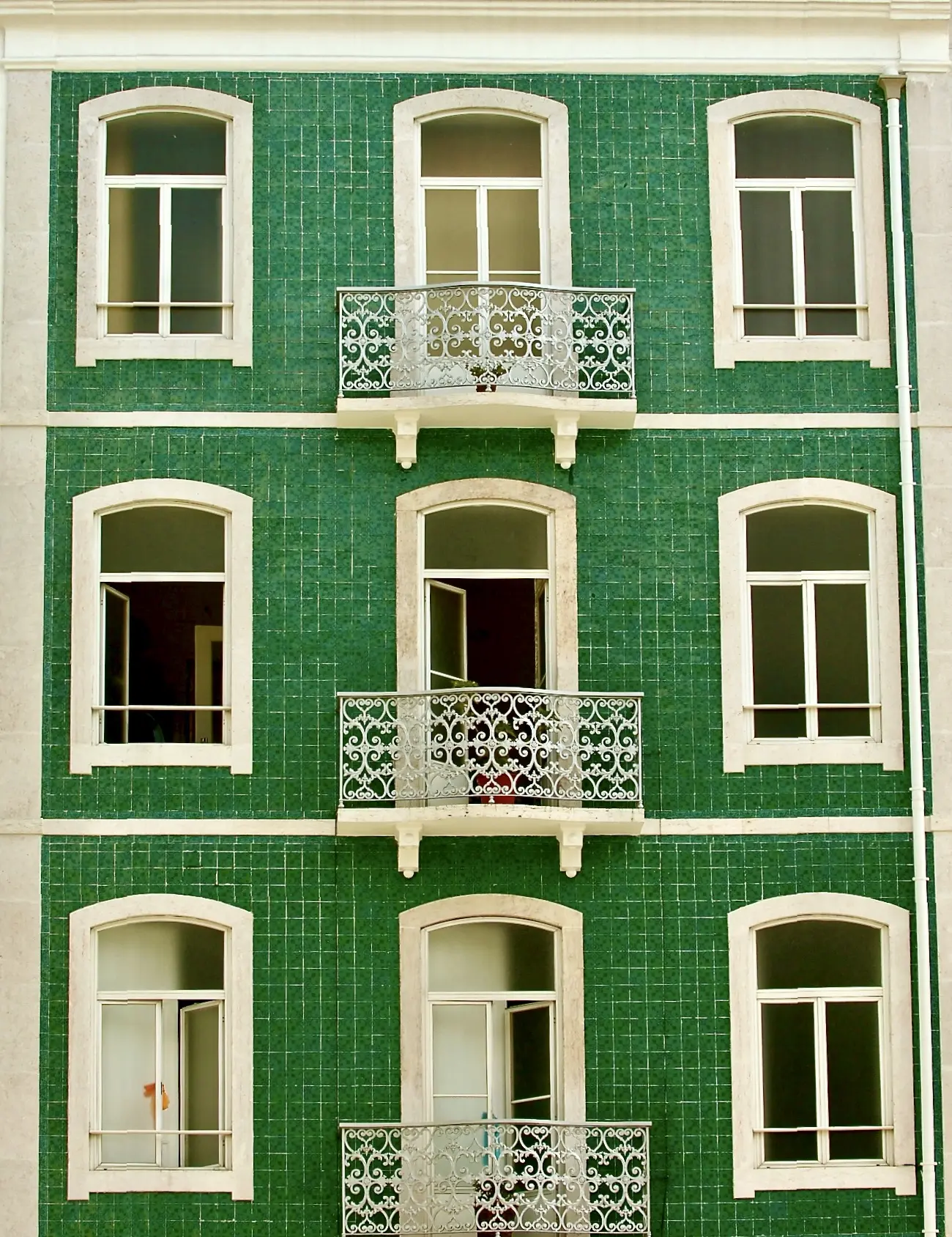 بررسی بازسازی پایدار و دوستدار محیط زیست بررسی بازسازی پایدار و دوستدار محیط زیست