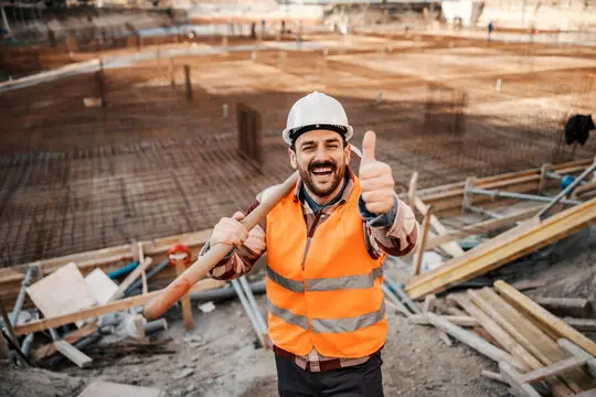 بررسی نقش پیمانکار در کاهش هزینه‌های ساخت